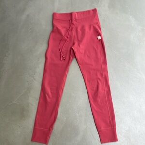 Vuori Daily Legging size small